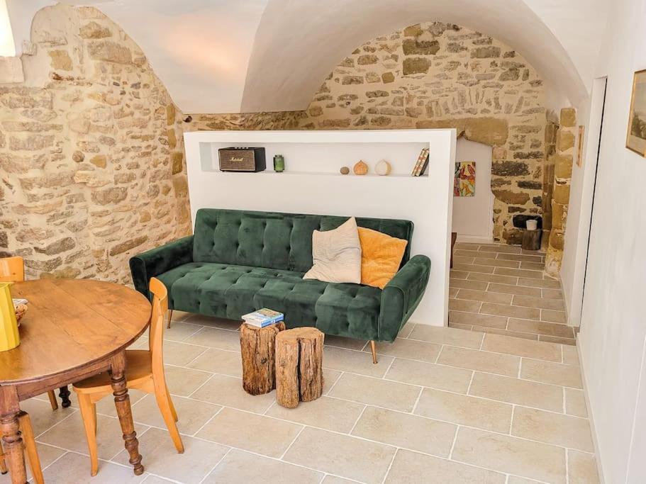 Studio Spacieux De Caractere Montaren-et-Saint-Médiers Eksteriør bilde